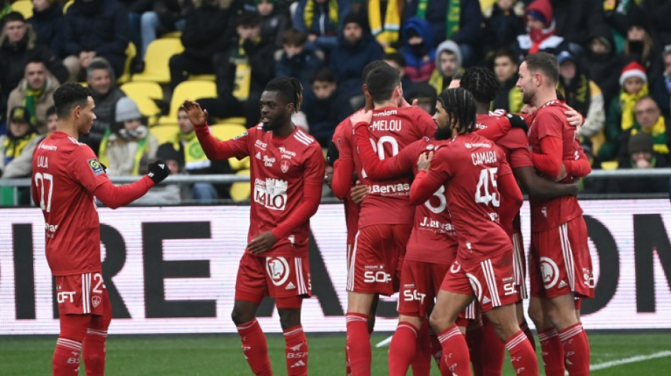 L1: l'OM enfonce Clermont, le PSG freiné par Lille et Brest dans le top 5