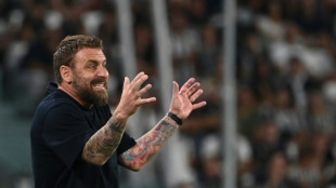 Struggling Roma sack De Rossi after poor start to campaign