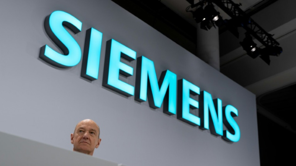 Siemens verdreifacht Quartalsgewinn und hebt Jahresprognose