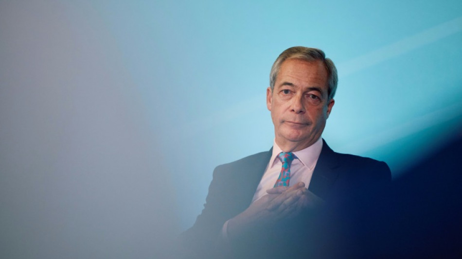 Royaume-Uni: bataille entre le parti de Farage et les Tories sur leur nombre d'adhérents