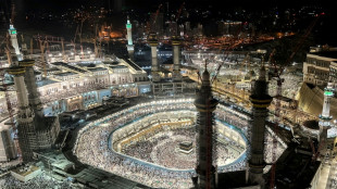 Huge crowds circle Kaaba as hajj begins in Saudi heat