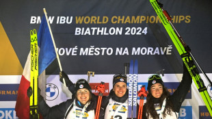 Biathlon: Julia Simon en or, les Françaises squattent le podium pour une page d'histoire