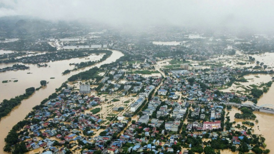 Sube a 82 el número de muertos en Vietnam por el tifón Yagi 