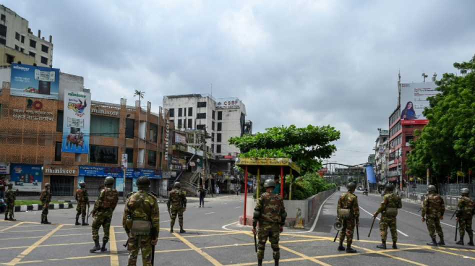 Manifestations au Bangladesh: la police tire à balles réelles, l'armée déployée 