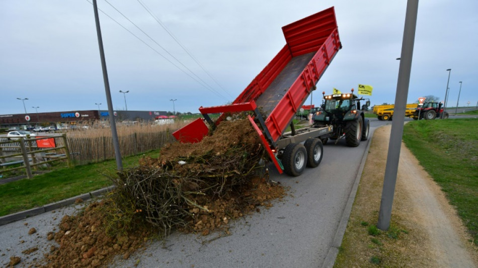 France seeks to placate farmers as protests flare up again