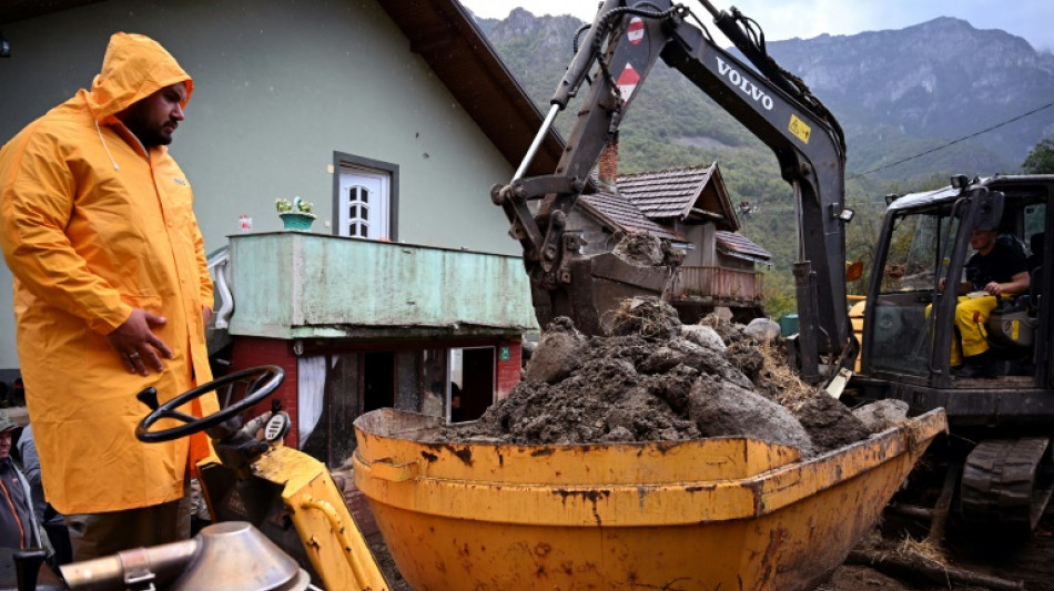 El balance de muertos por las inundaciones en Bosnia sube a 22 y las autoridades ordenan una evacuación