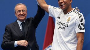 Mbappé promete dar "la vida" por el Real Madrid ante miles de seguidores