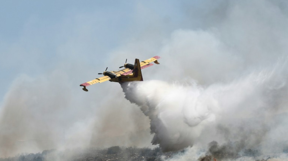 Bombeiros apontam melhora nos incêndios florestais na Grécia, mas mantêm cautela