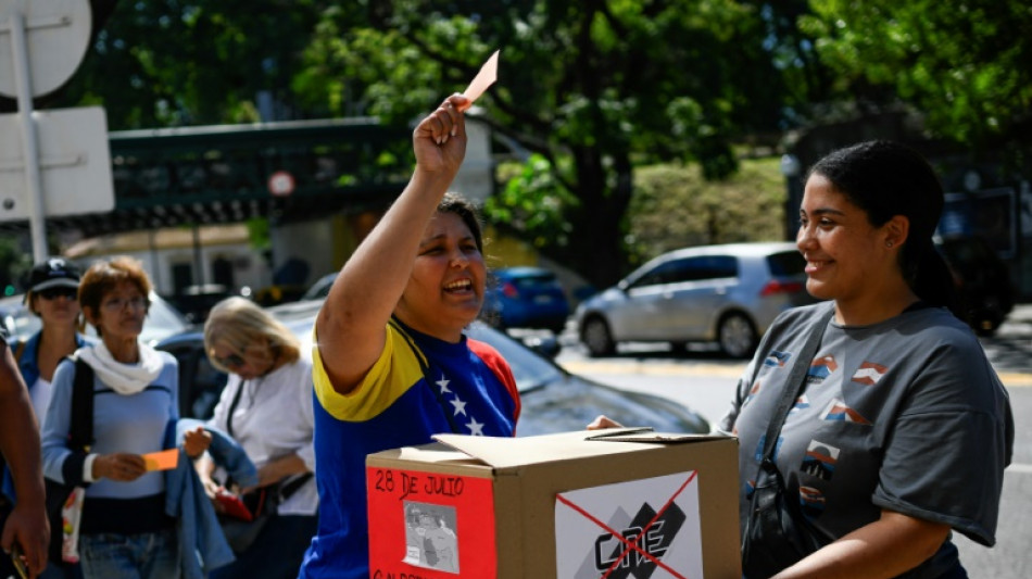 Venezuela's huge diaspora struggles to register to vote