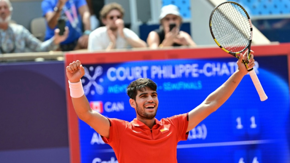 Alcaraz vence Auger-Aliassime e vai à final do tênis nos Jogos de Paris