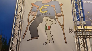 Poster con l'Italia 'gamba malata' al dibattito tra candidati Ue