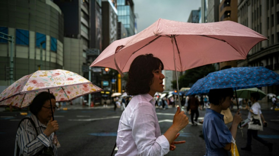 Typhoon Lan set to crash Japan holiday week