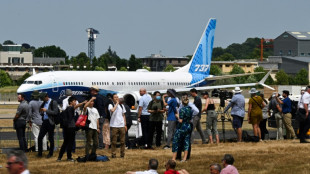 Boeing sees progress on 787 but warns on supply chain