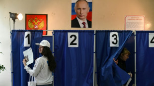 Protest call as Russian vote to confirm Putin wraps up