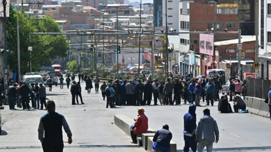 Bolivia autoriza a privados a importar y comercializar combustibles ante la escasez