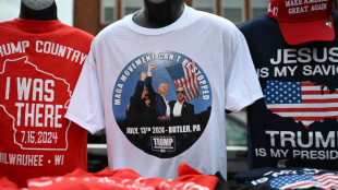 Fan-Shirts mit berühmtem Trump-Attentats-Foto Verkaufshit bei Republikaner-Parteitag